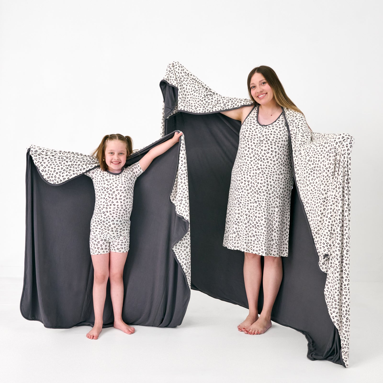 Luxe Leopard Oversized Cloud Blanket®